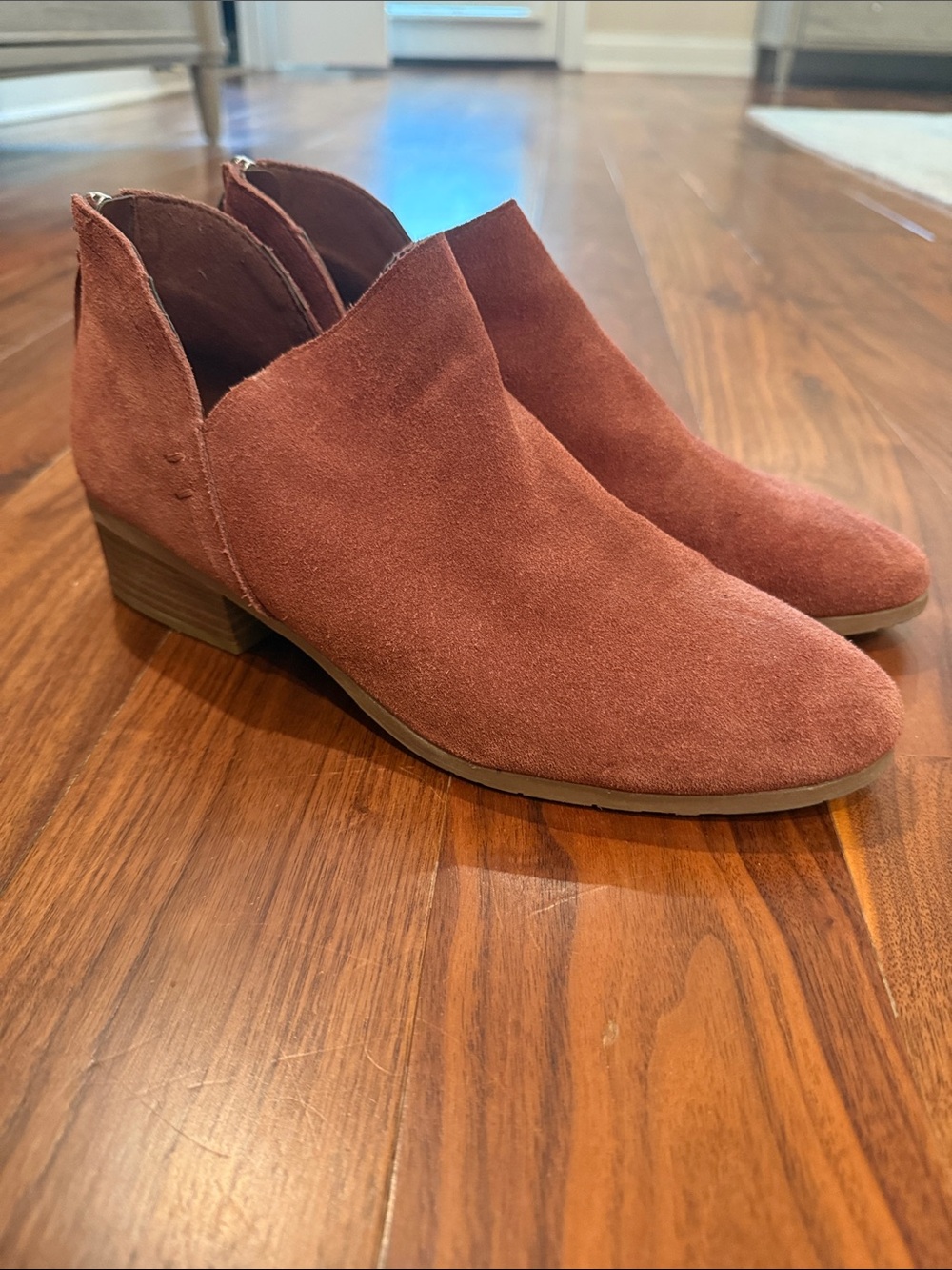 Reaction Kenneth Cole Suede Ankle Booties in Dusty Rose